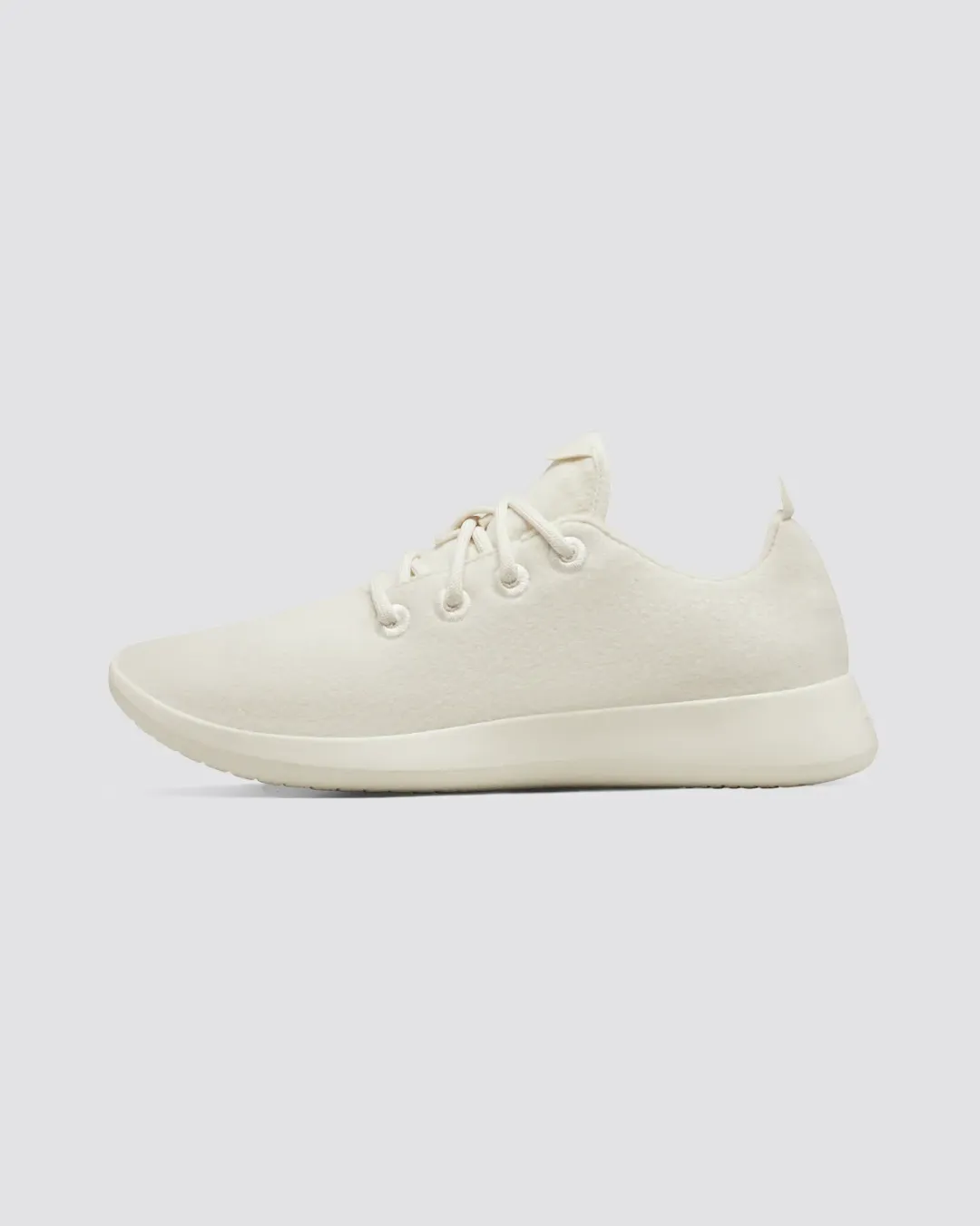 Lightweight, breathable sneaker, available in Men & Woman sizes 