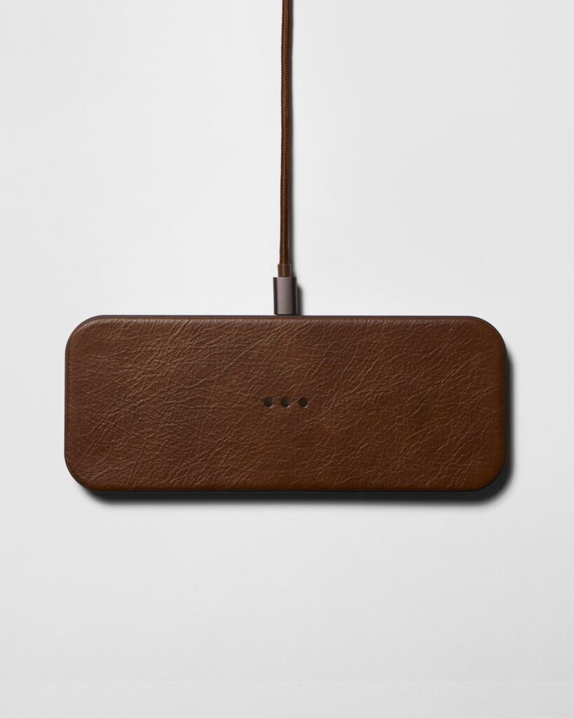 Courant Charger